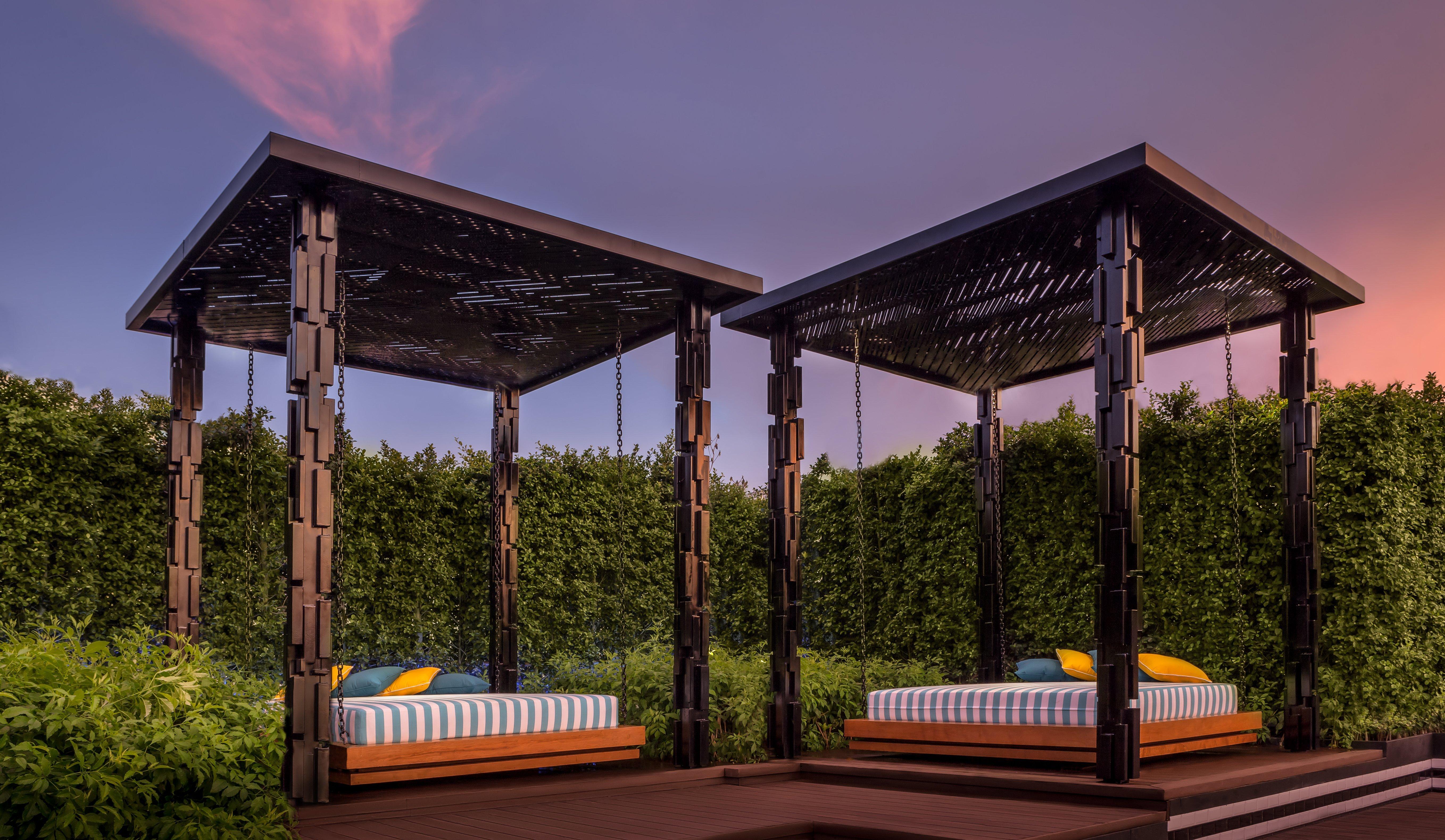 Holiday Inn Express Bangkok Soi Soonvijai By Ihg Exterior photo