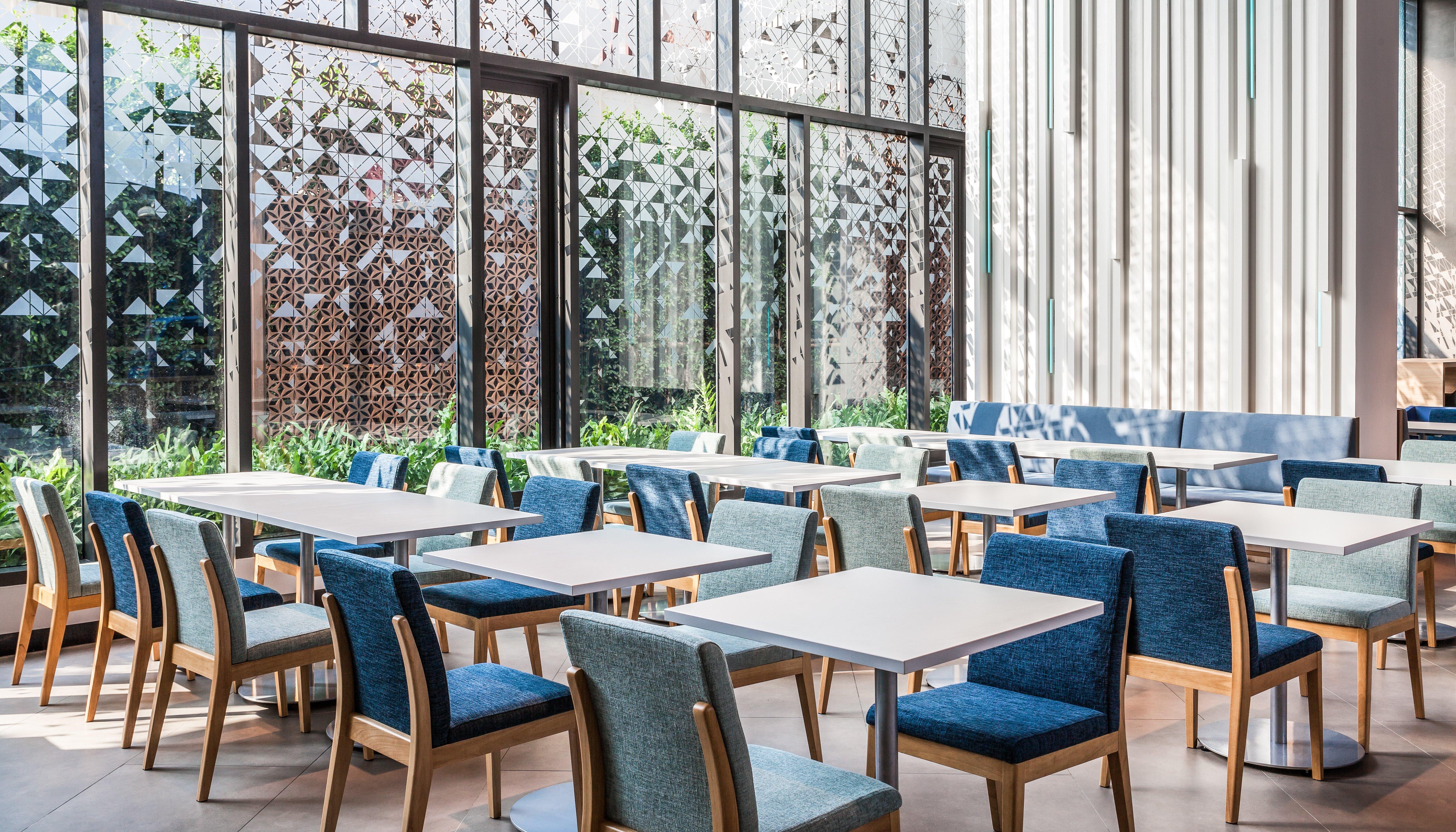 Holiday Inn Express Bangkok Soi Soonvijai By Ihg Exterior photo