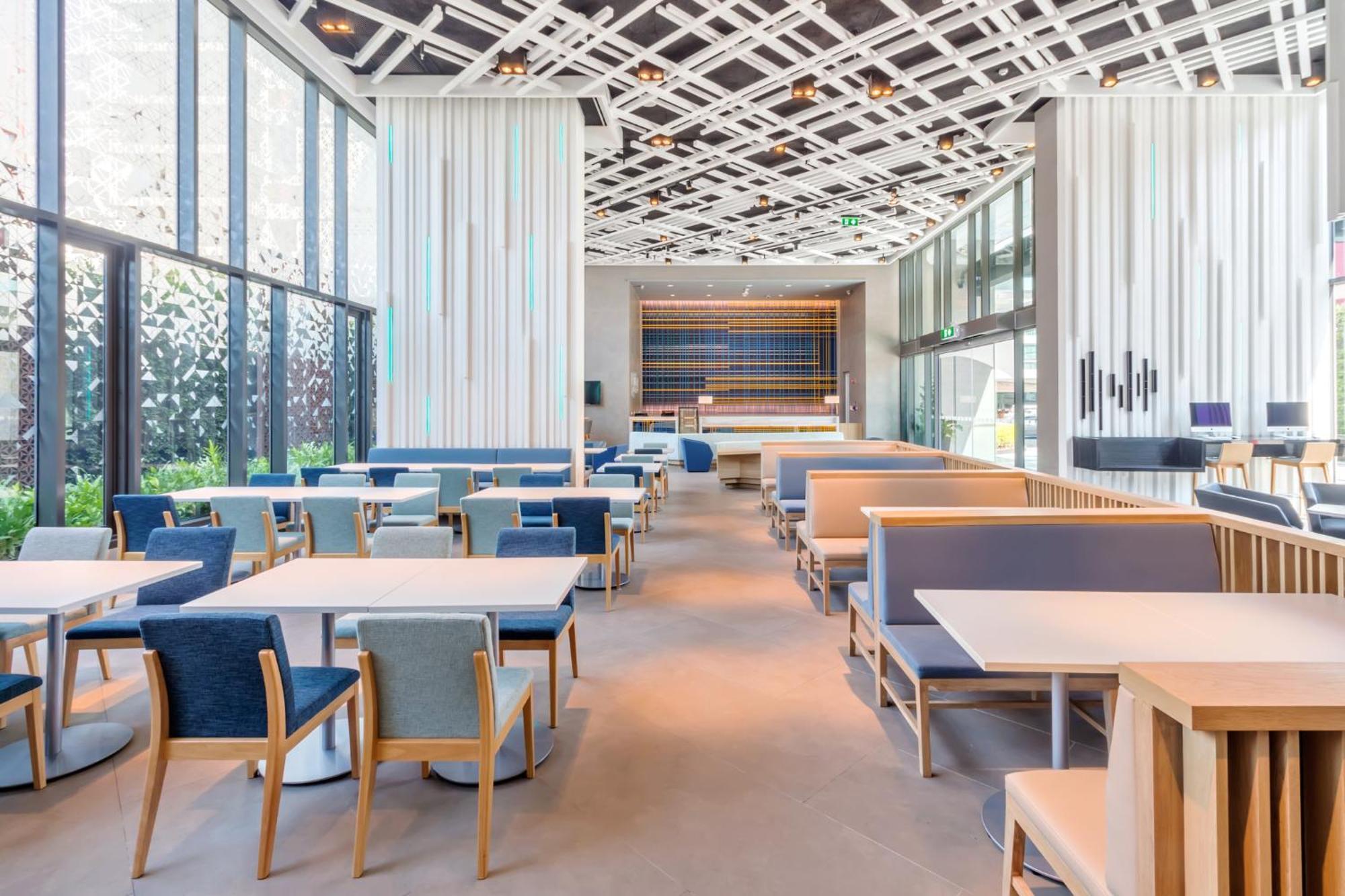 Holiday Inn Express Bangkok Soi Soonvijai By Ihg Exterior photo